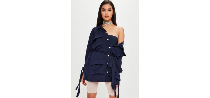 Missguided: 60% de remise sur la Veste bleu marine effet soyeux carli bybel