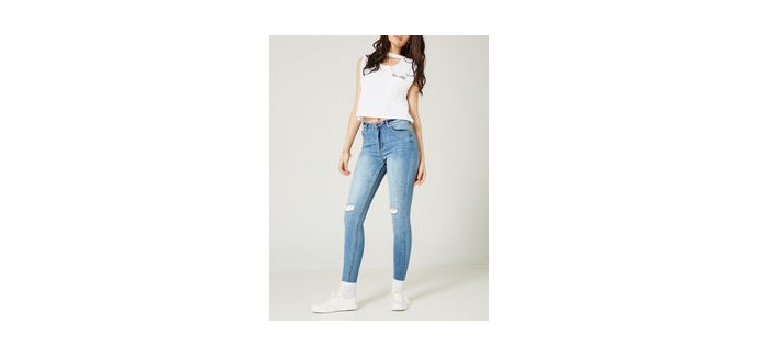 Jennyfer: Jean skinny taille haute bleu clair à 9€ au lieu de 29,99€