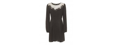 Guess: Robe encolure à étoiles à 47,50€ au lieu de 119,90€