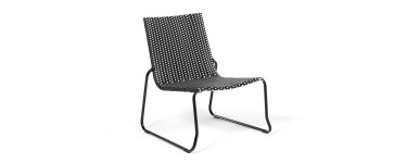 Delamaison: Fauteuil lounge bas acier et résine tressée noir et blanc Chess à 34,90€ au lieu de 49,90€