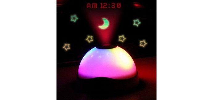 Rosegal: Projecteur LED Moon Moon avec horloge à 3,69€ au lieu de 7€