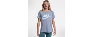 Nike: Haut à manches courtes avec logo Nike Sportswear Essential pour femmes à 24,47€ 