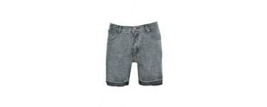 Boohoo: Short en jean délavé à l’acide bords bruts à 12€ au lieu de 26€