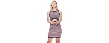 Guess: Robe ouverture frontale sans manches violet multi au prix de 47,50€ au lieu de 119,90