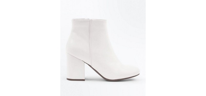 New Look: Boots écru à talons blocs au prix de 29,99€ au lieu de 39,99€