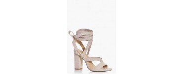 Boohoo: Sandales à talons carrées à bride enveloppée couleur chair au prix de 38€ au lieu de 45€