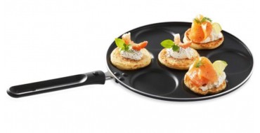 Mathon: Poêle 26 cm 7 blinis ou pancakes aluminium manche amovible à 11,77€ au lieu de 30,99€