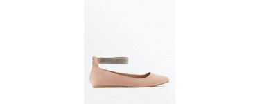 New Look: Ballerines en suédine beige clair à brides à pierre d'une valeur de 17€ au lieu de 27,99€