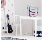 Decoclico: Table en bois blanc Line Kid's Concept à 92€ au lieu de 115€