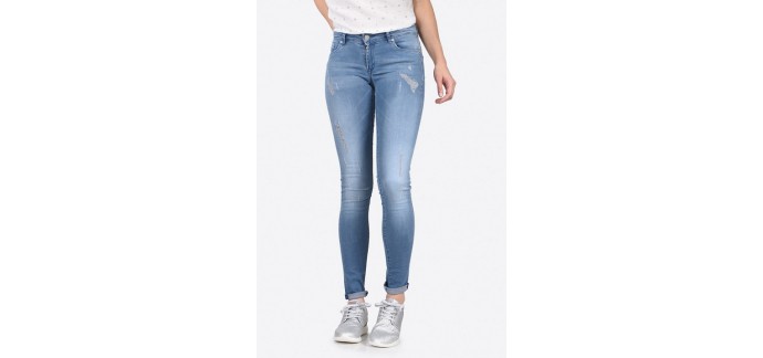 Kaporal Jeans: Jean bleu femme déchiré effet push up d'une valeur de 55,30€ au lieu de 79€