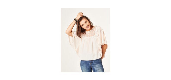 Jennyfer: Blouse avec dentelle rose clair forme cape d'une valeur de 12,99€ au lieu de 25,99€