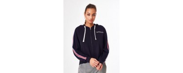 Jennyfer: Sweat zippé sisterhood noir à 8,99€ au lieu de 17,99€