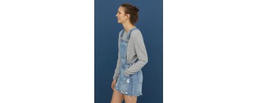 H&M: Robe salopette en jean aspect usé denim lavé à 27,99€ au lieu de 34,99€