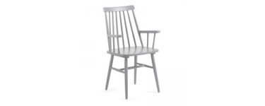 Kave Home: Chaise avec accoudoirs Tressia, gris clair à 66,75€ au lieu de 89€