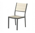 Alinéa: Chaise de jardin empilable grise en bois composite et alu à 29€ au lieu de 36€
