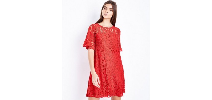 New Look: Robe trapèze rouge en dentelle à manches pagode à 17,99€ au lieu de 29,99€