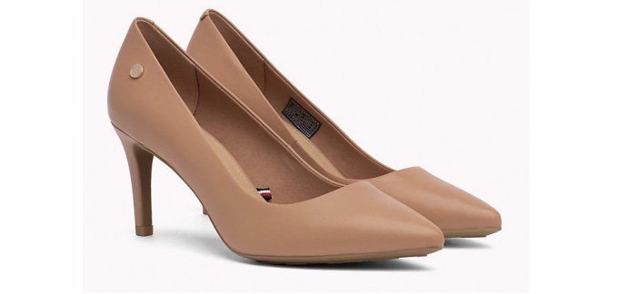 Tommy Hilfiger : Escarpins en cuir pointus nude détails métallique estampés au prix de 64€ au lieu de 129,90€