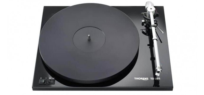 EasyLounge: Platine vinyle Thorens TD203 noire laquée à 574€ au lieu de 749€