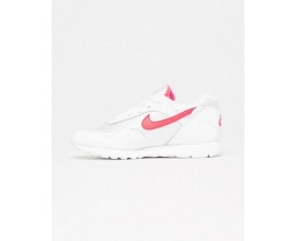 Zalando: Baskets basses Nike Sportswear Delfine couleur Blanche et orange à 49€ au lieu de 69,95€