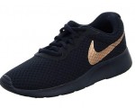 Amazon: Baskets Nike Tanjun pour femme (Black Metallic Red Bronze) à 48,71€