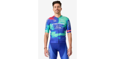 Decathlon: Maillot v&eacute;lo Replica Tactic - Ford Racing Team (&Eacute;dition 2026) &agrave; 49,99&euro; (au lieu de 69,99&euro;)