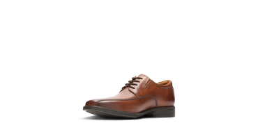 Amazon: Chaussures Clarks Tilden Walk Me - Taille 44 à 47,40€ (au lieu de 64,12€)