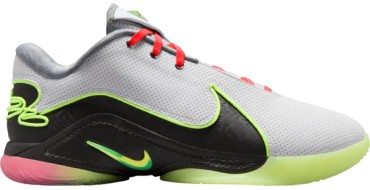 Kickz: Nike LeBron XXII Crown Jewel Blanc à 71,95€ (au lieu de 179,95€)