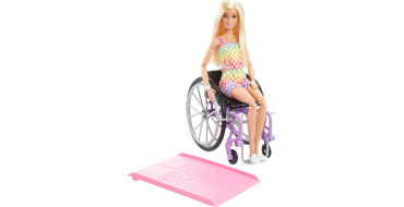 Amazon: Poupée Barbie Fashionistas avec fauteuil roulant et rampe HJT13 à 15,99€ (au lieu de 24,99€)