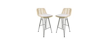Sweeek: 2 tabourets de bar 67cm, métal et rotin, assise beige à 129,99€ (au lieu de 199,99€)