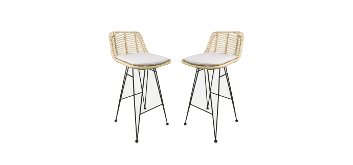 Sweeek: 2 tabourets de bar 67cm, métal et rotin, assise beige à 129,99€ (au lieu de 199,99€)